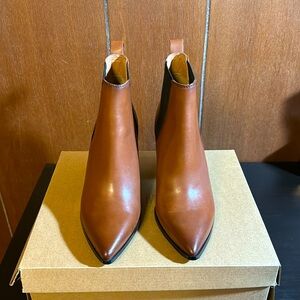 STEVE MADDEN KNOXI BOOTS - BROWN SIZE 6 NEW